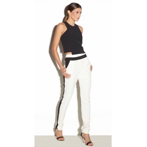 Milly Geometric Crop Tank - Picture 3 of 7